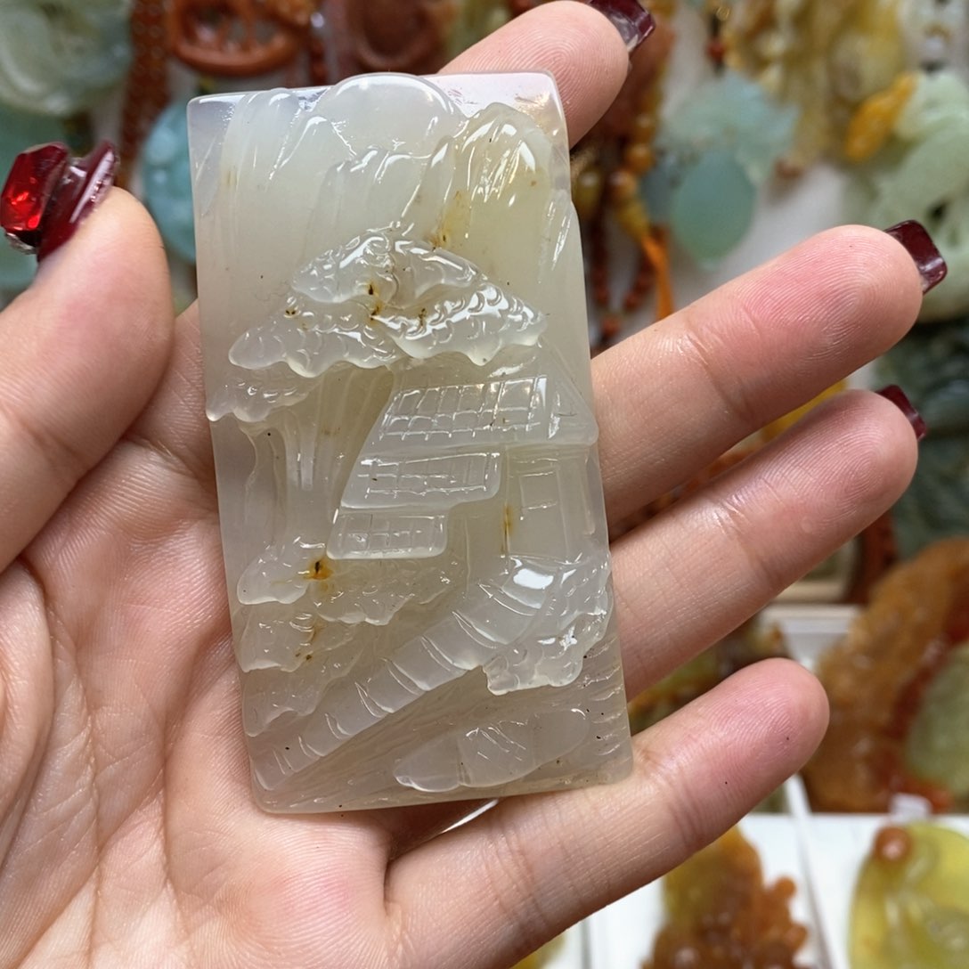 蛇纹石玉颈饰未镶嵌