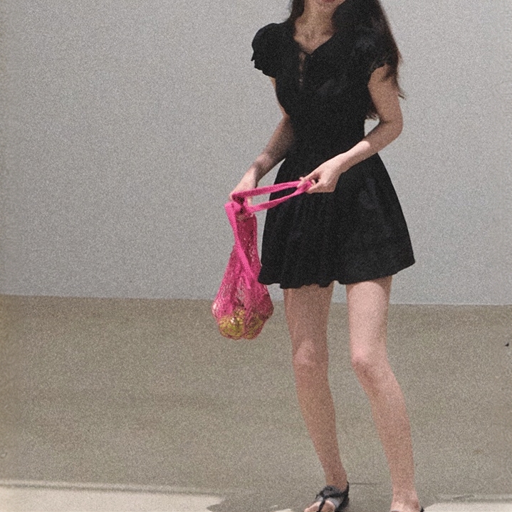 "坠入爱河时" 法式显瘦收腰刺绣茶歇度假连衣裙裙子