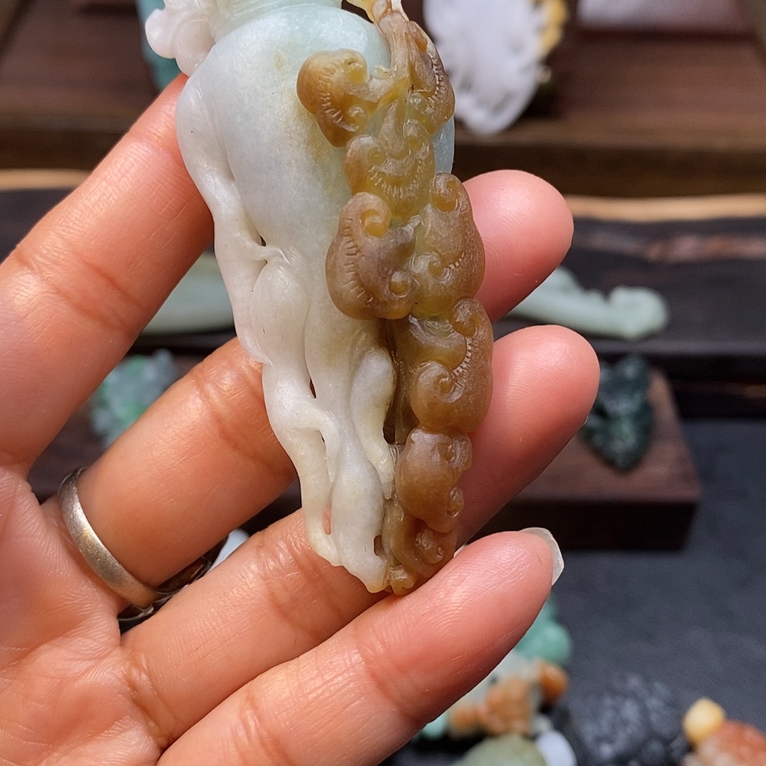 独***水定制翡翠未镶嵌毛货抛光