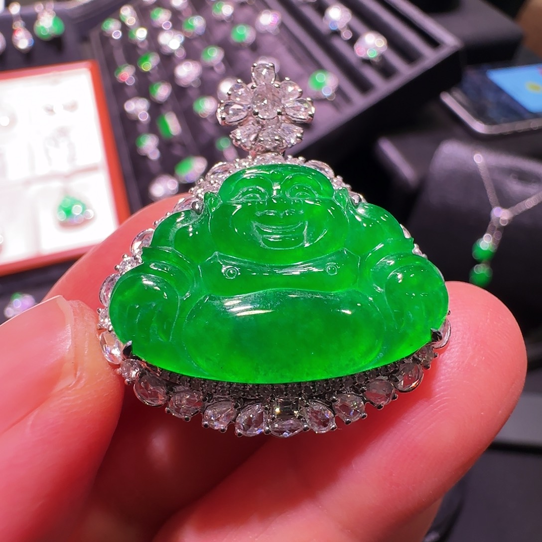 翡翠18K金镶嵌颈饰