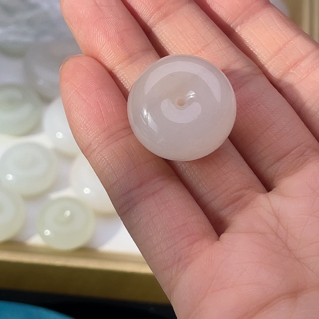 保***雪和田玉未镶嵌颈饰