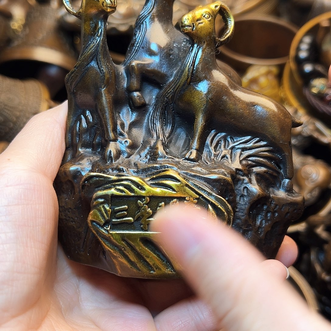 精美铜器工艺品等