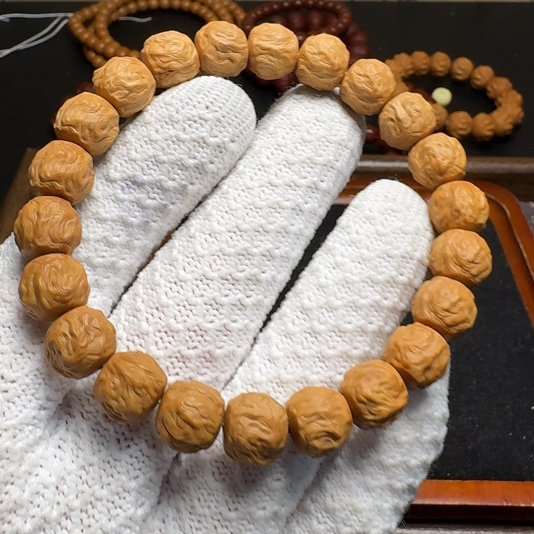 吊坠猴头核桃龙蛇之变