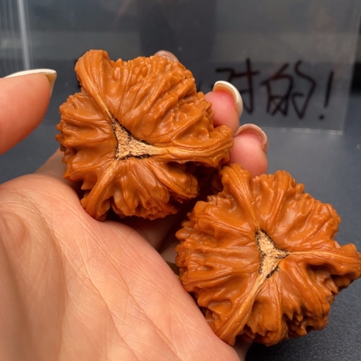 不***就文玩核桃吊坠白狮子