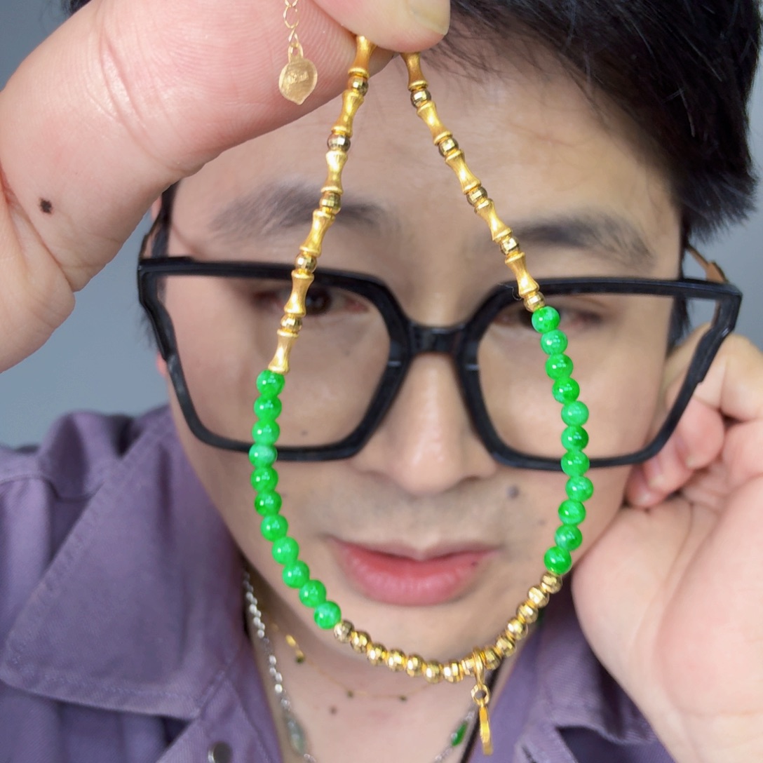 翡翠18K金镶嵌颈饰一件