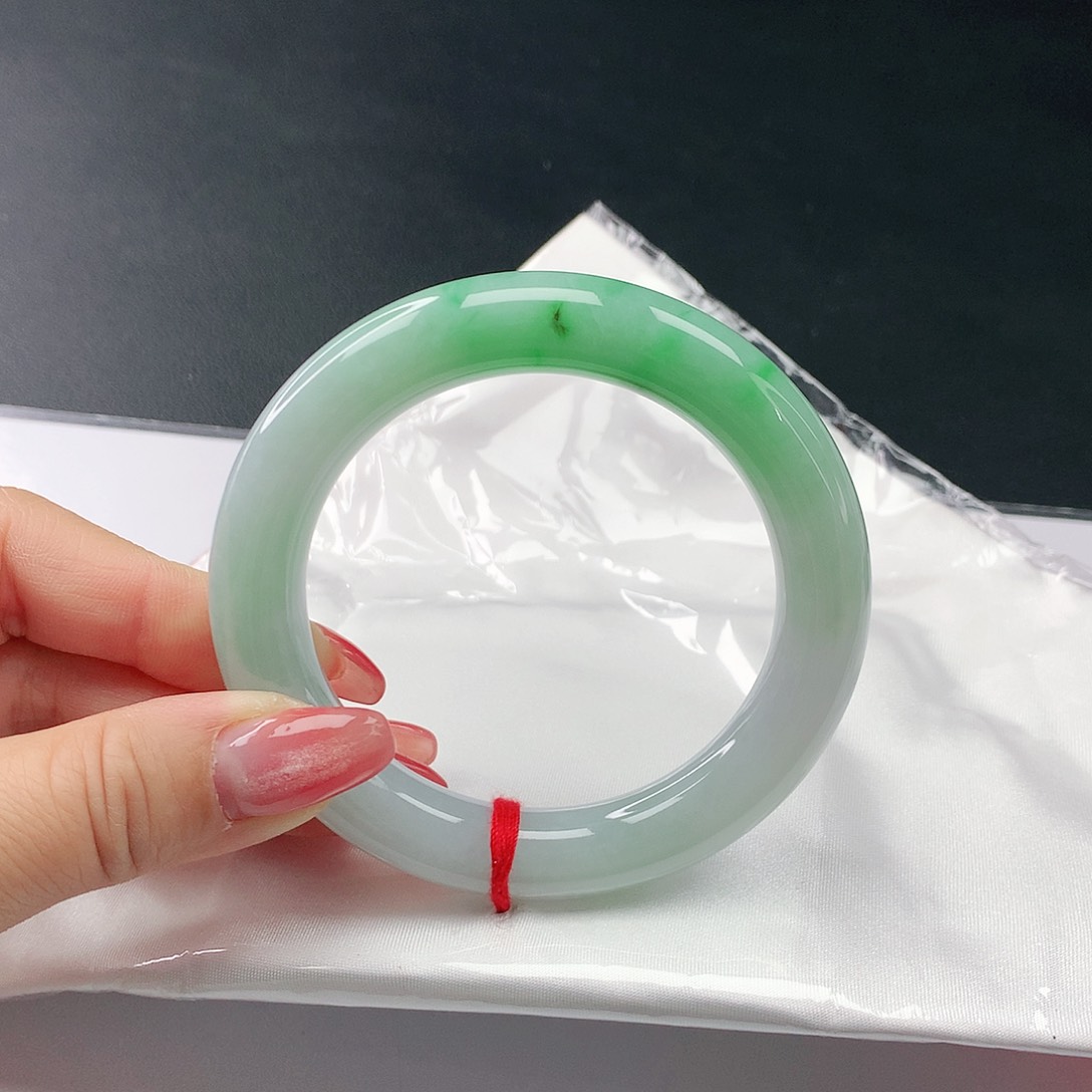 翡翠手镯未镶嵌翡翠033