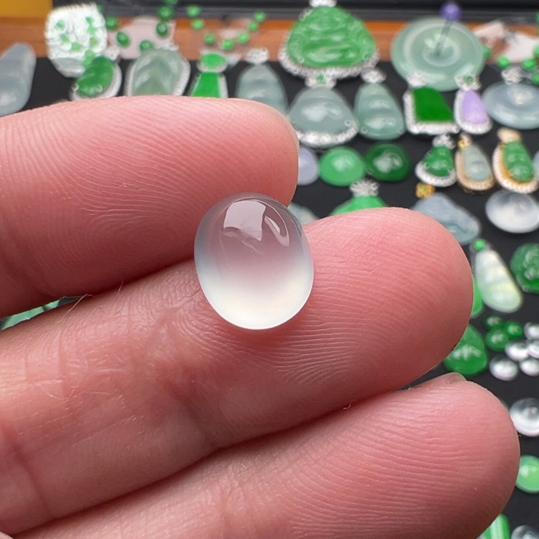 翡翠颈饰未镶嵌蛋面10.3