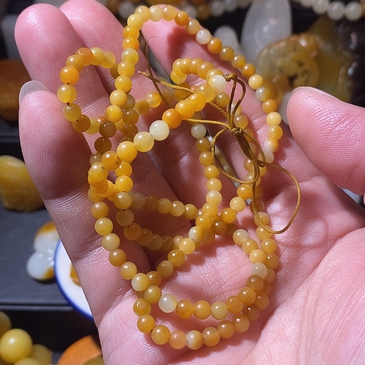 万***生和田玉未镶嵌颈饰