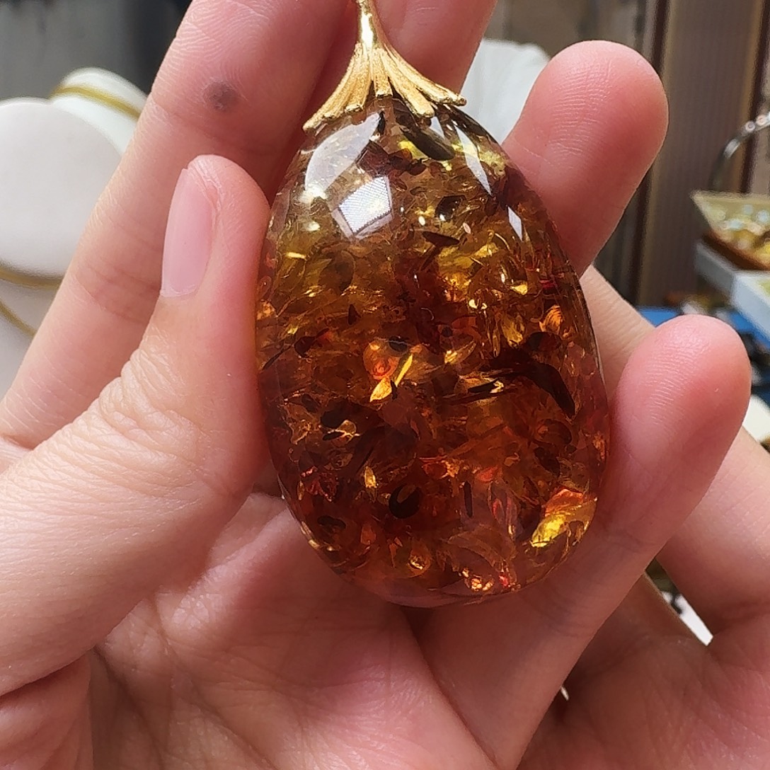 琥珀未镶嵌颈饰吊坠