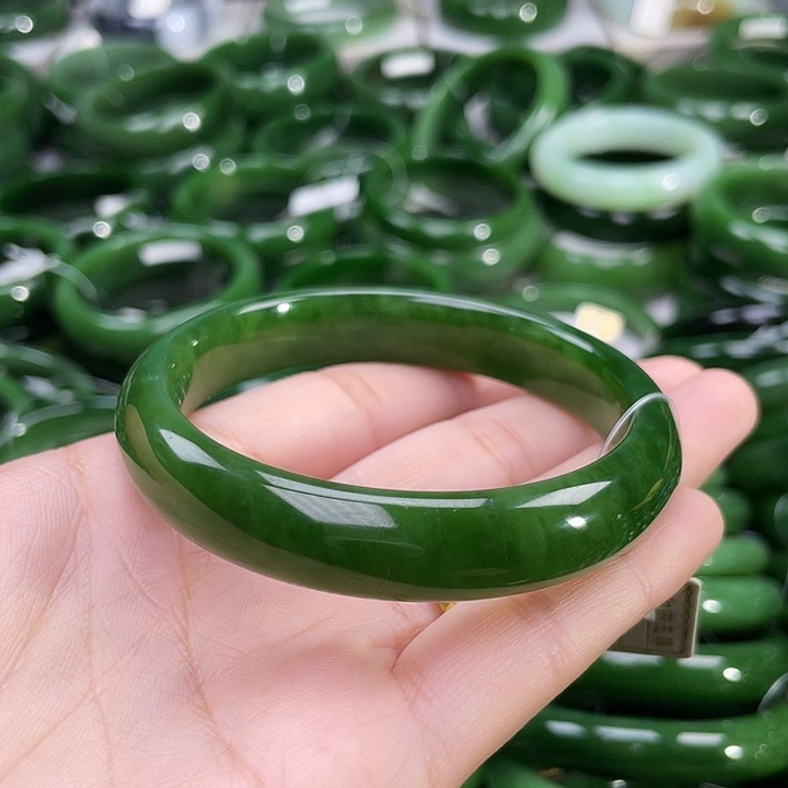 未镶嵌手镯和田玉（碧玉）