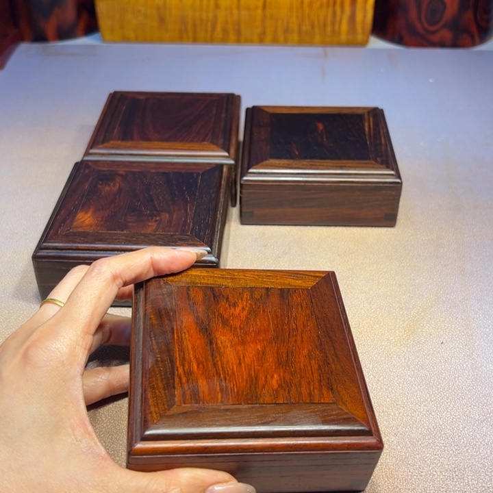 新***庆机关盒。            