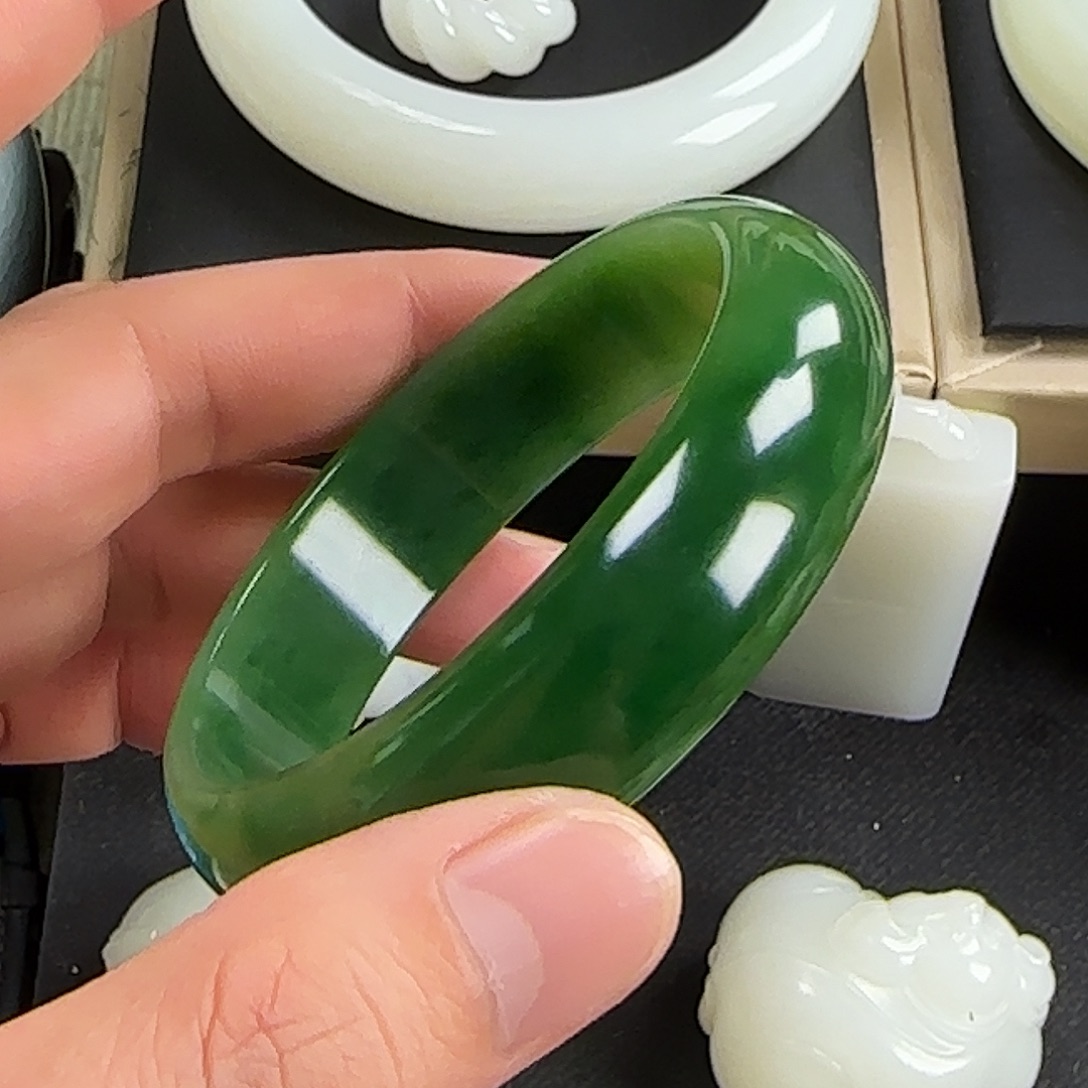 和田玉（碧玉）未镶嵌颈饰