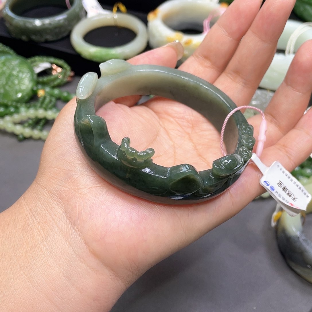 和田玉未镶嵌手镯65圈口17