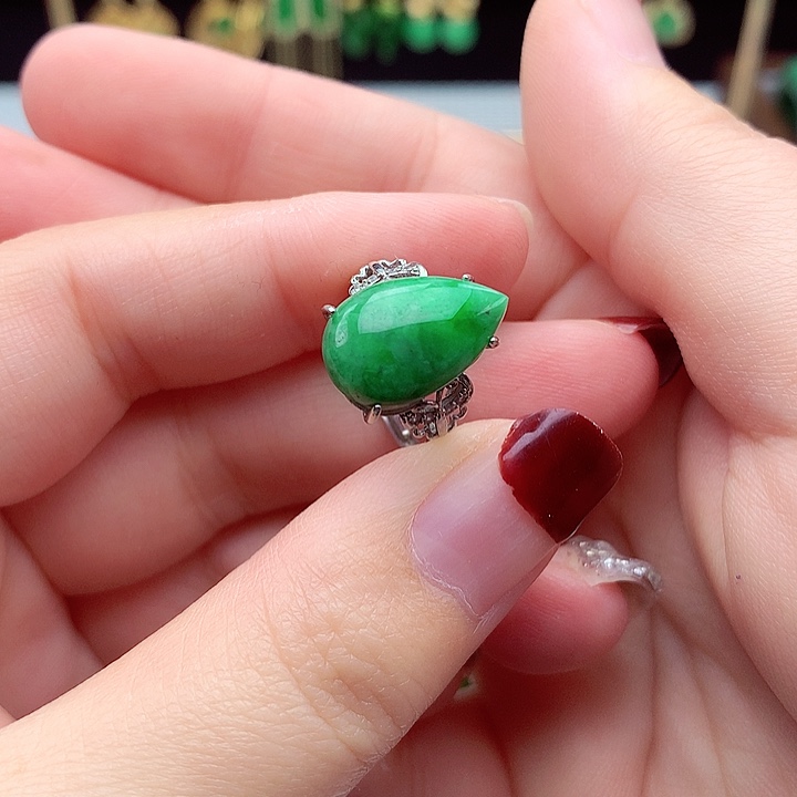 翡翠颈饰银S925镶嵌翡翠