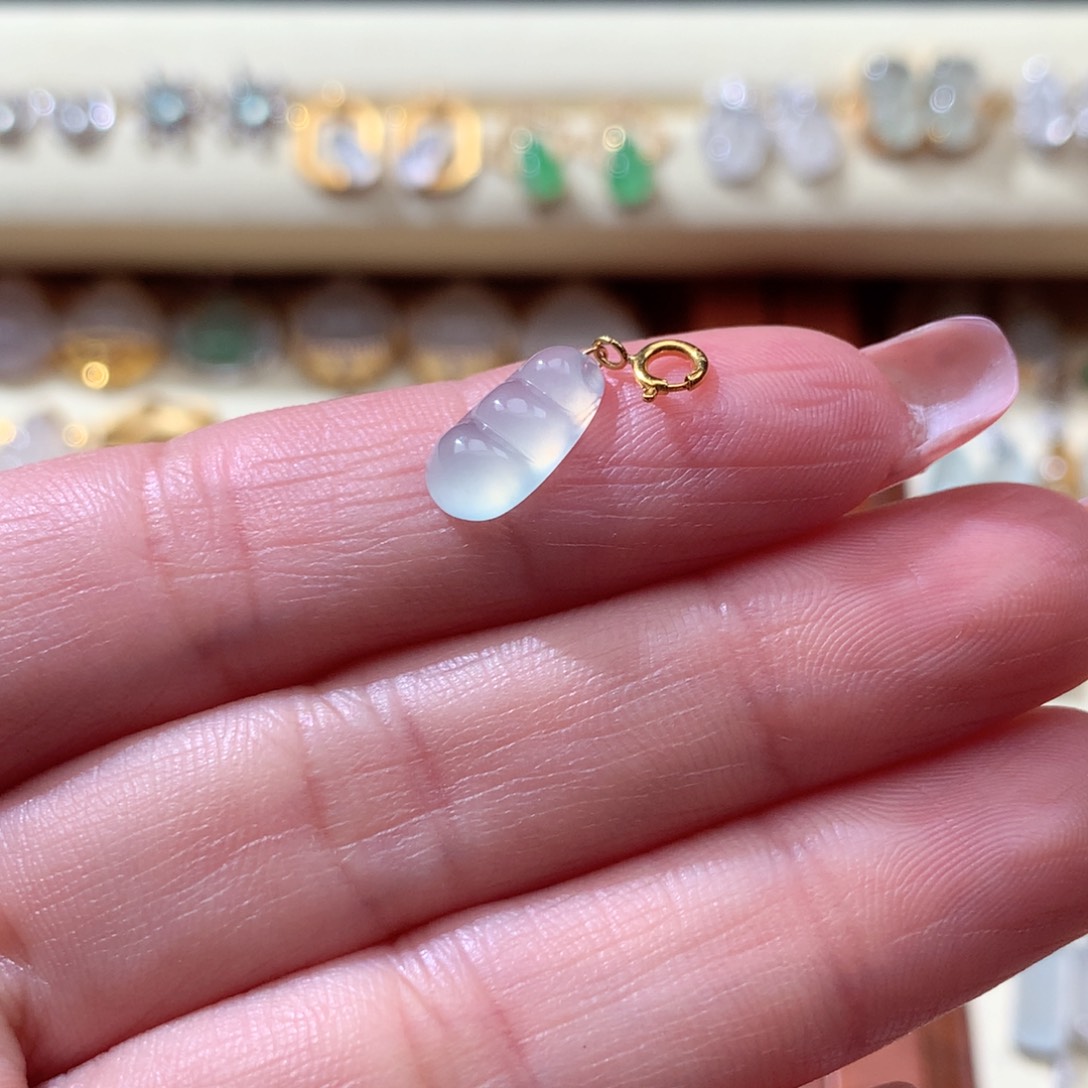 翡翠颈饰18K金镶嵌翡翠