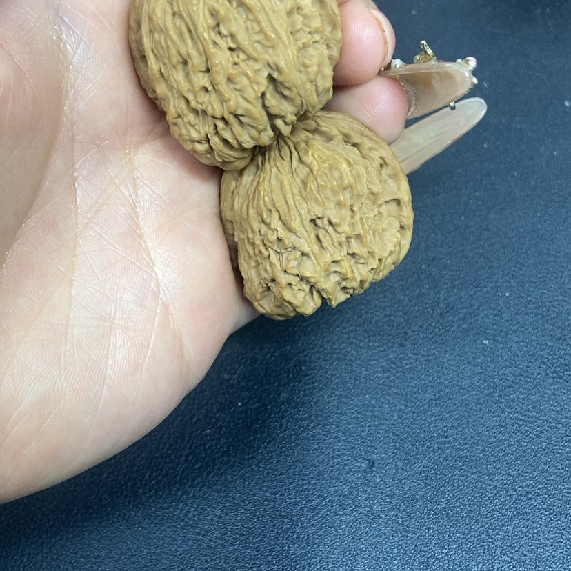 【闪购商品】文玩核桃吊坠鹰****哈南疆的留疤