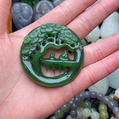 和田玉未镶嵌颈饰田****)