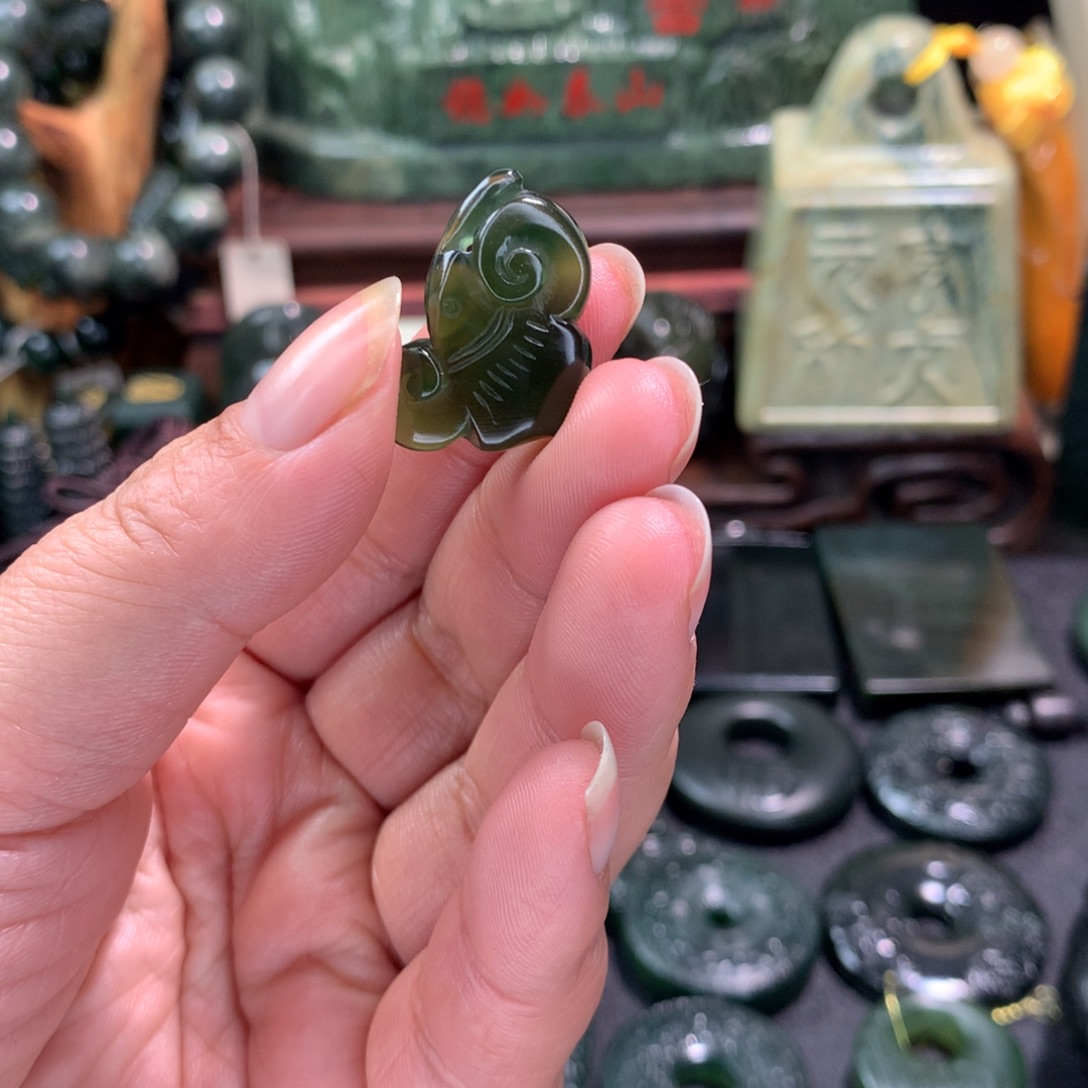 蛇纹石玉合金颈饰