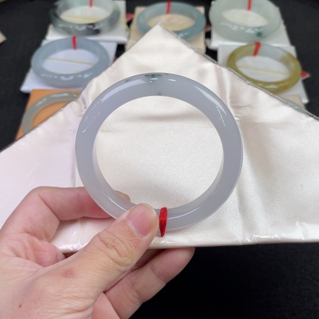 翡翠未镶嵌手镯57.8正圈