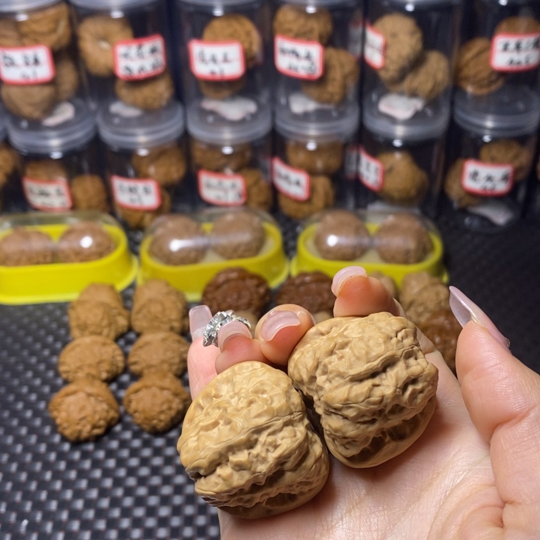 文玩核桃吊坠蛤蟆头肚子41边36.9