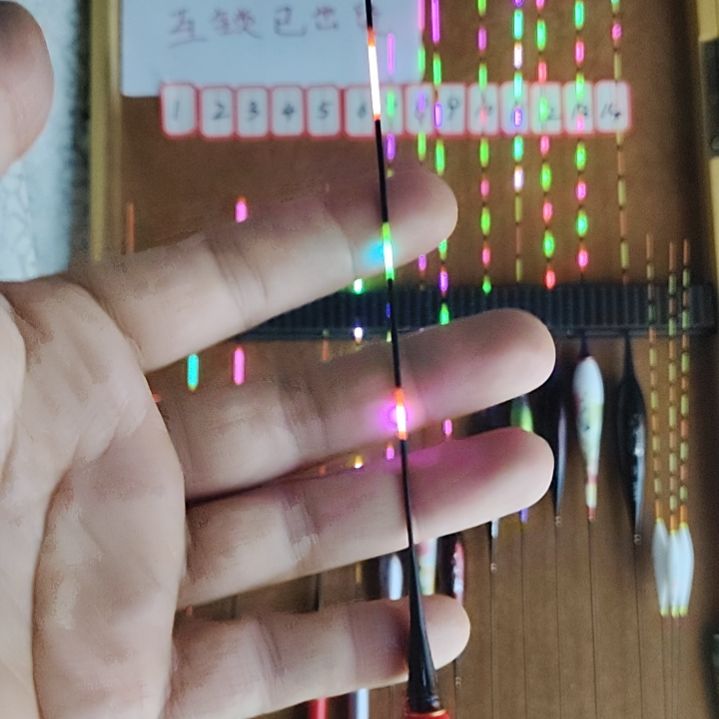 重***师茅草DwⅡ的4克滑漂40长变色1支