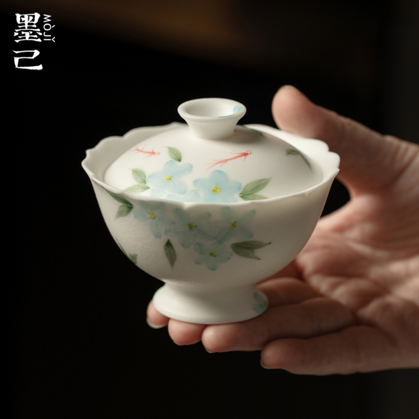 墨己雪花白哑光手绘蓝芳鲤影陶瓷盖碗功夫茶具高足花口泡茶碗盖碗