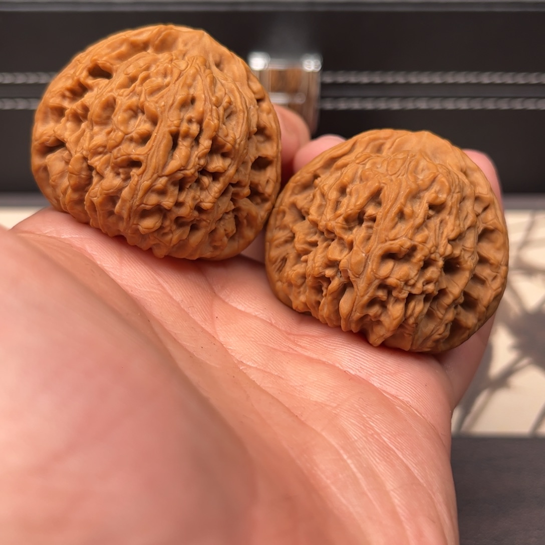 文玩核桃吊坠提**豹44南将石