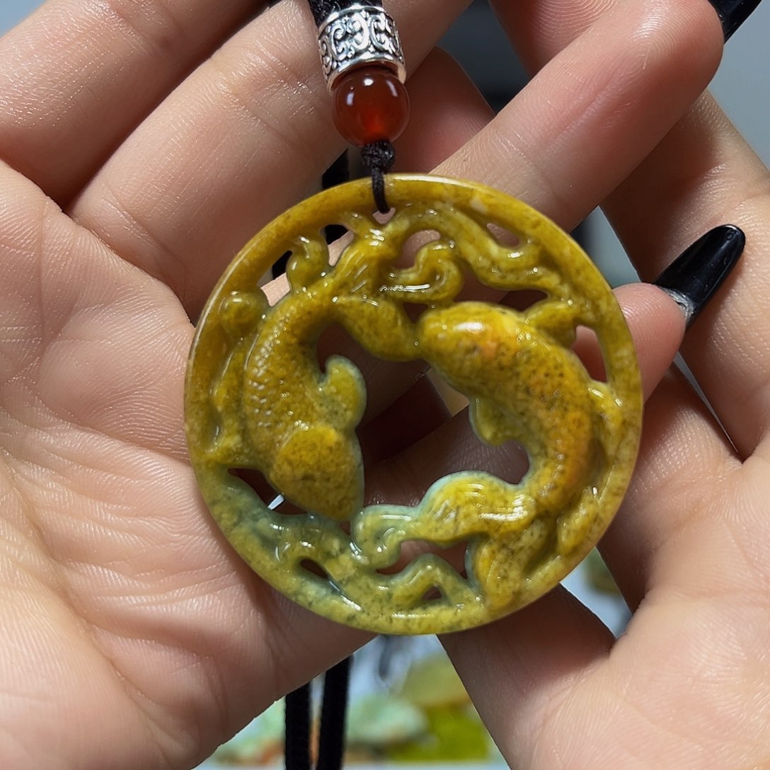 蛇纹石玉未镶嵌颈饰