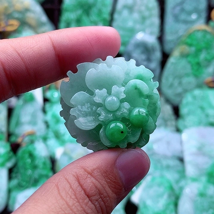 天然A货翡翠花牌