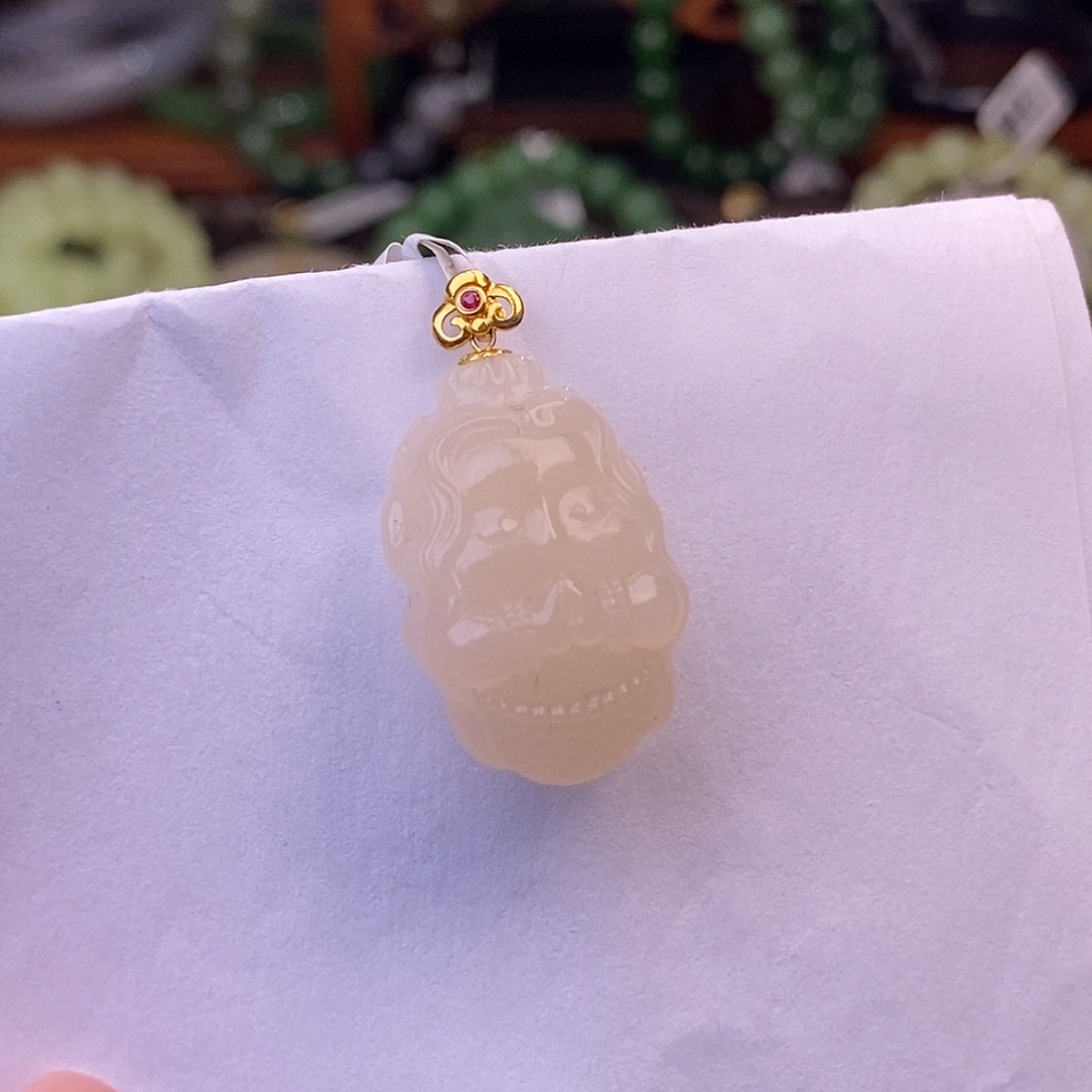 和田玉清货价福利价熟藕粉金镶美人鱼未镶嵌