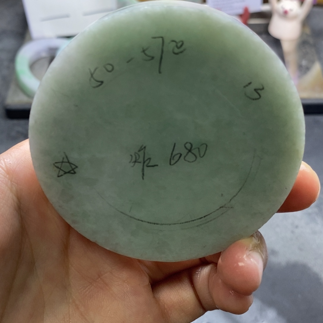 定制翡翠未镶嵌翡翠手镯