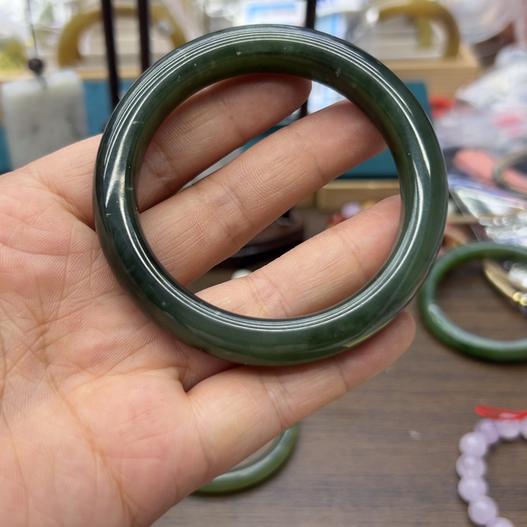 和田玉未镶嵌手镯57.4圈围738瑕