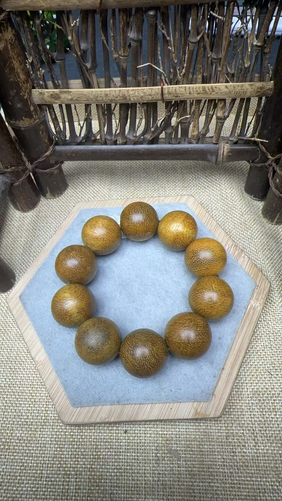 A135龙二文玩成品木串