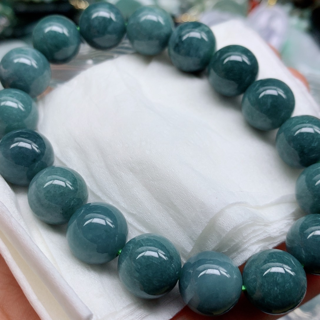 翡翠颈饰未镶嵌手串