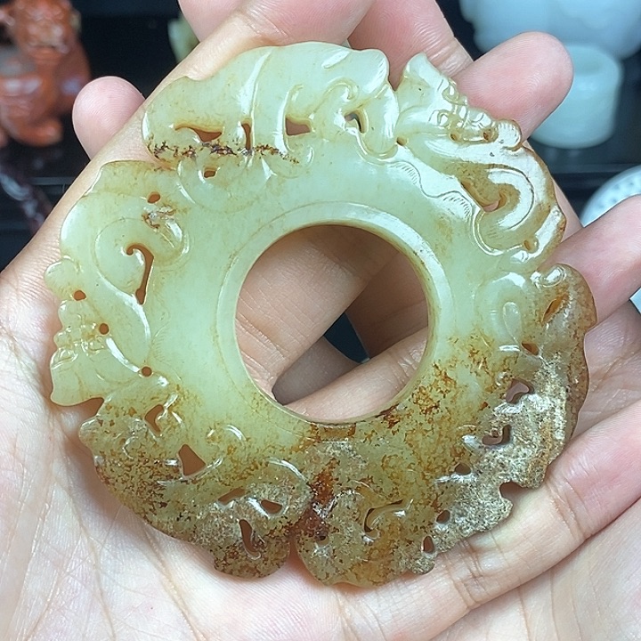 和田玉未镶嵌把件