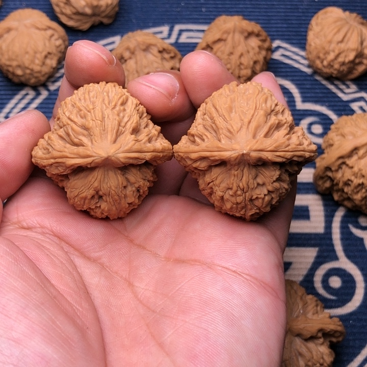 文玩核桃吊坠南疆石