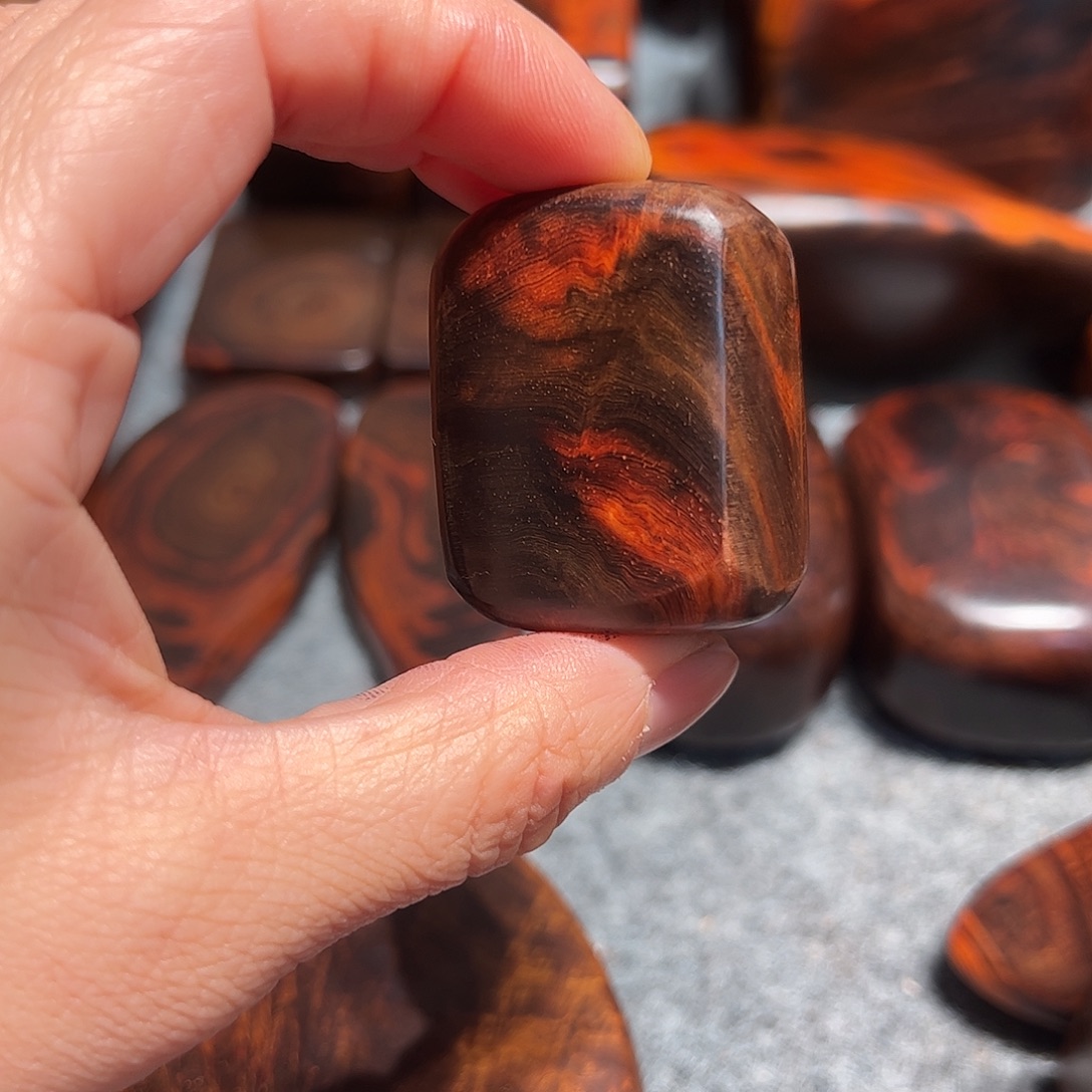 逍***遥交趾黄檀（大红酸枝）