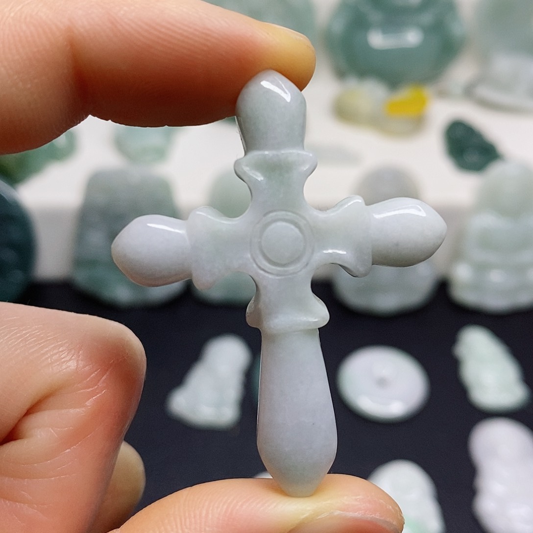 翡翠颈饰未镶嵌吊坠