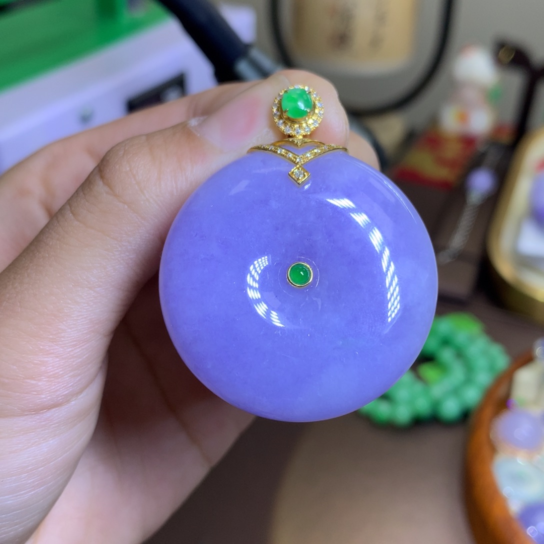 翡翠18K金镶嵌颈饰翡翠