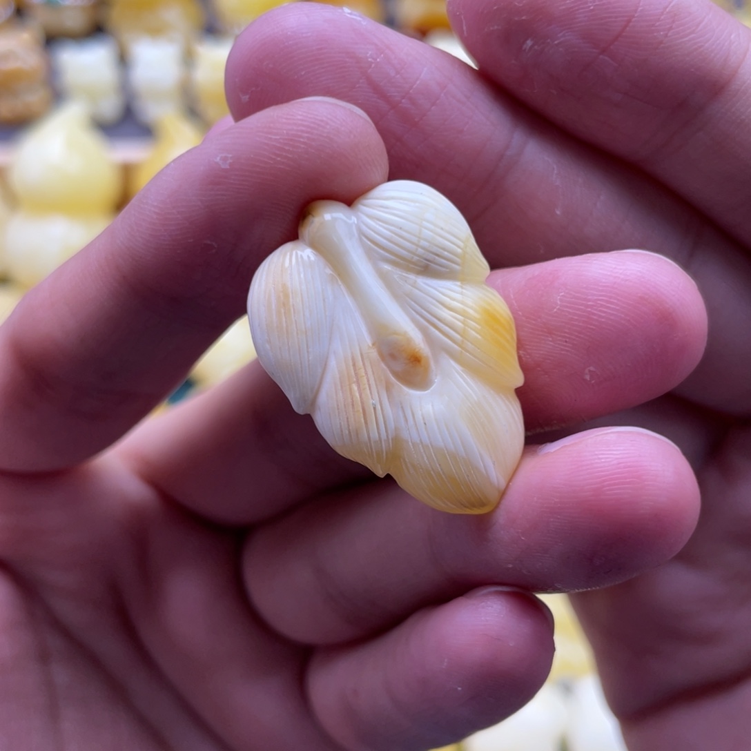 琥珀未镶嵌裸石蜜蜡