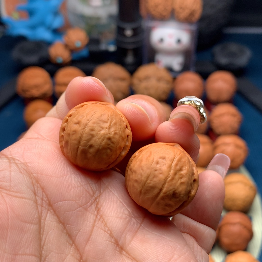 文玩核桃把件情***?核桃