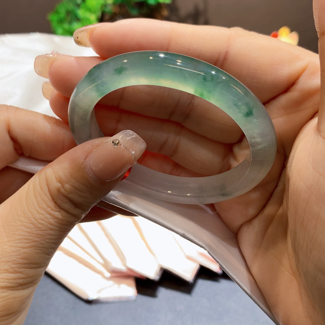 翡翠未镶嵌手镯翡翠手镯