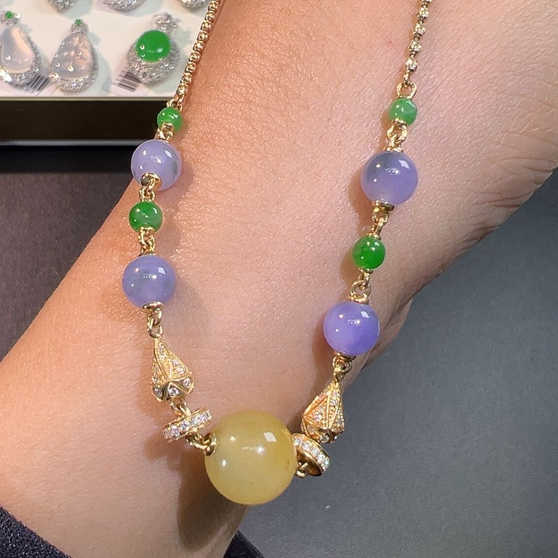 翡翠颈饰18K金镶嵌翡翠