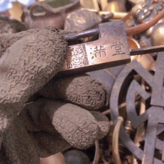 强***2闪电购铜摆件工艺品