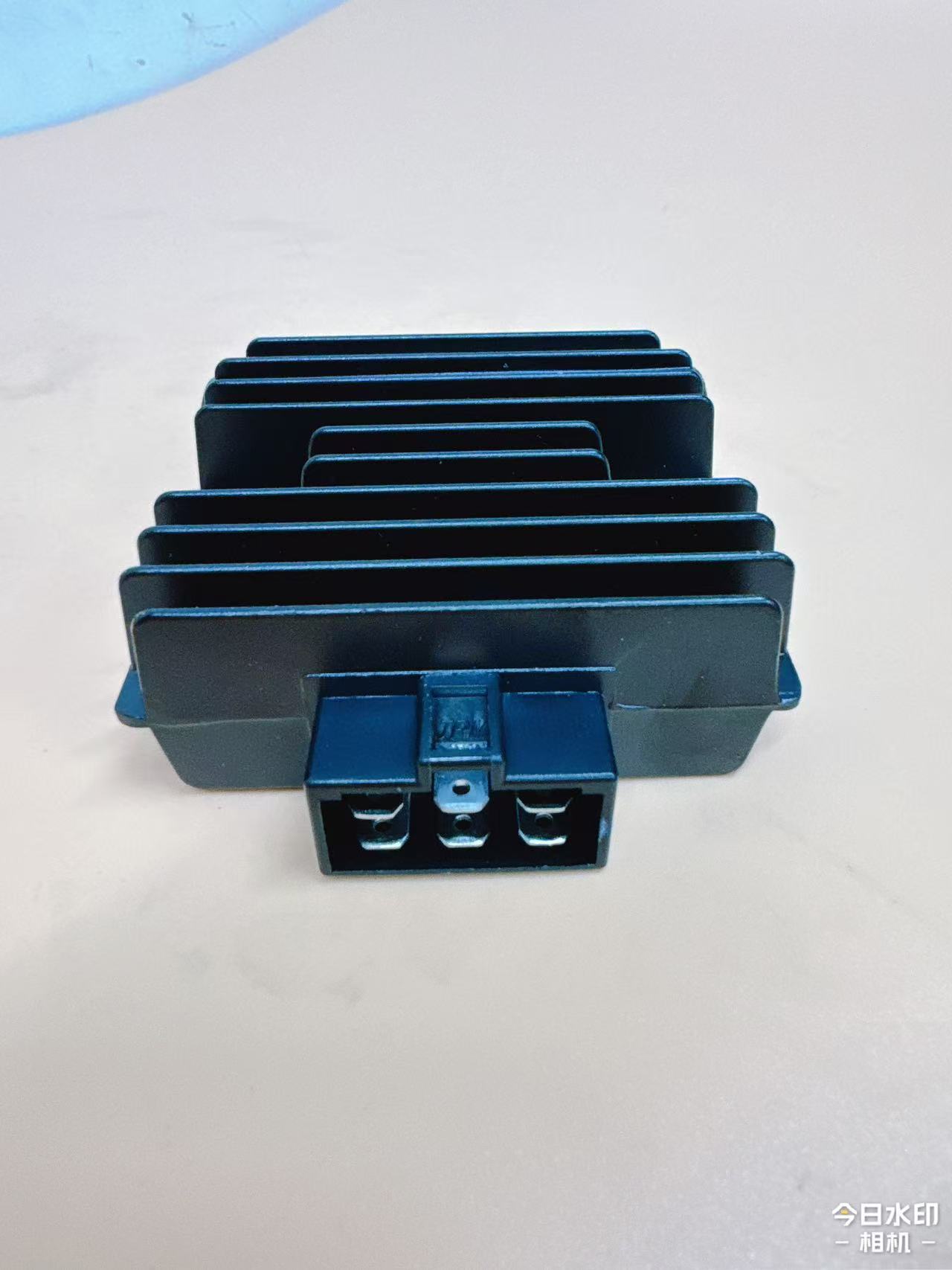 UU125/UY125电喷车整流器充电器硅稳压器
