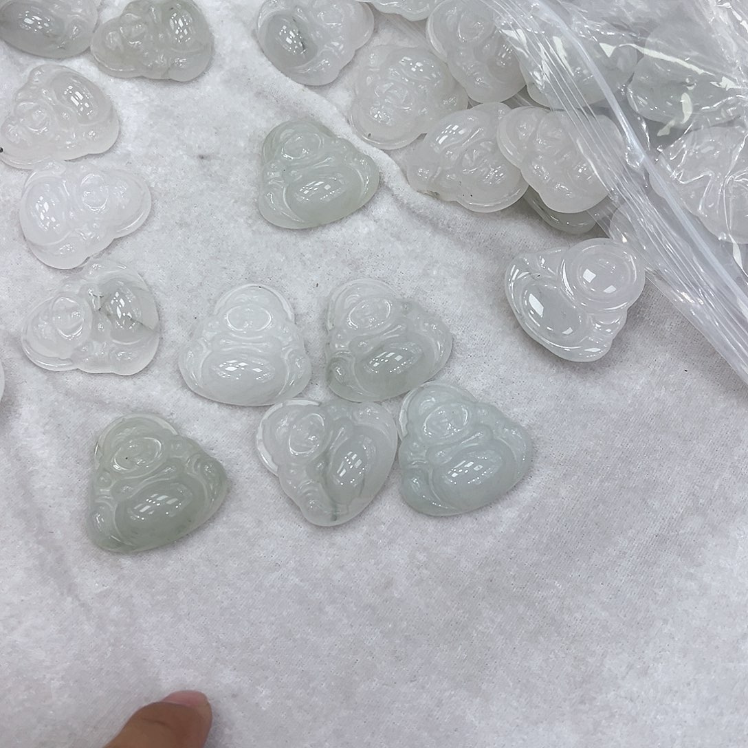 石英质玉手镯未镶嵌40佛