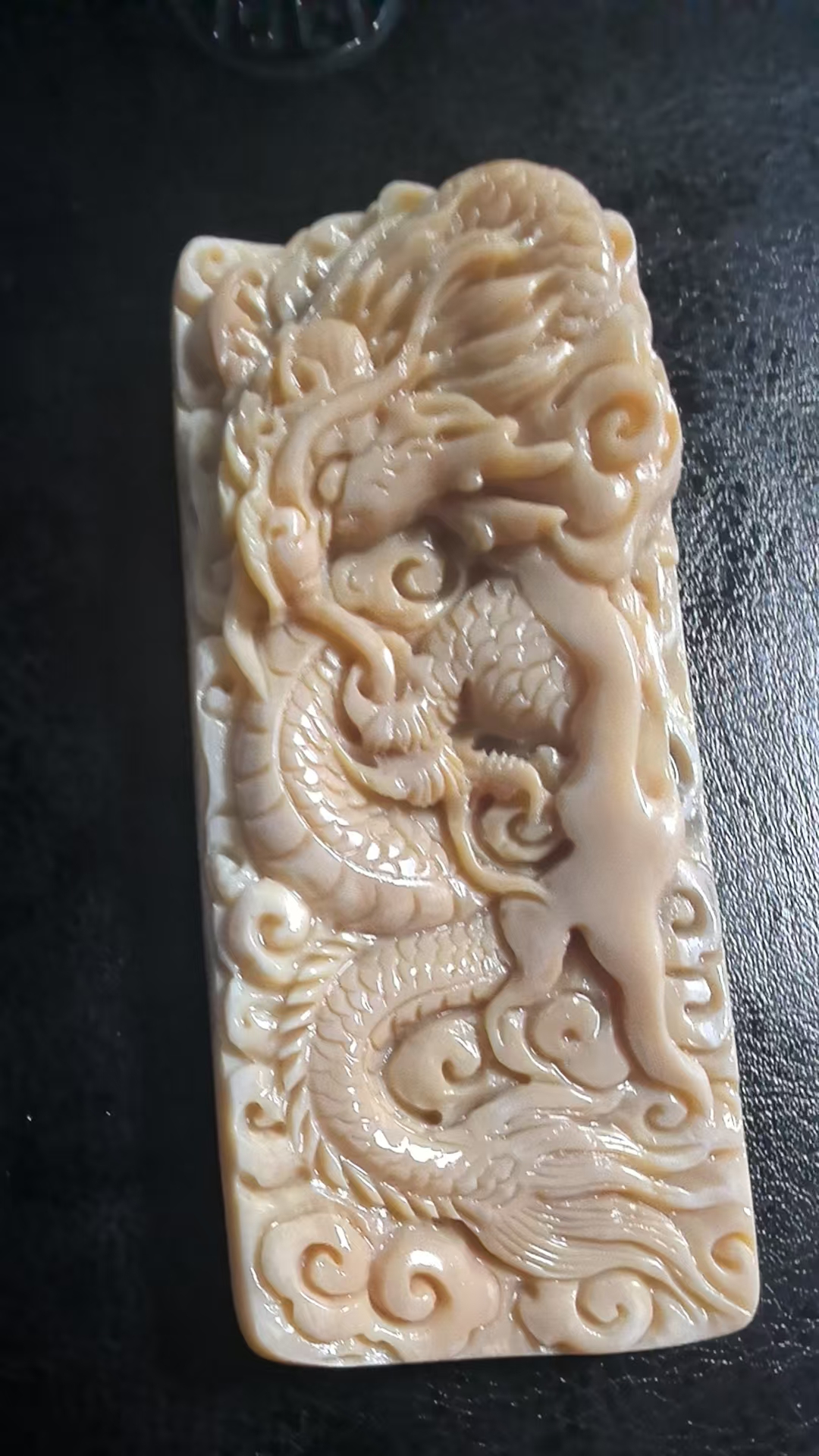 猛犸约77克雕刻件xy859