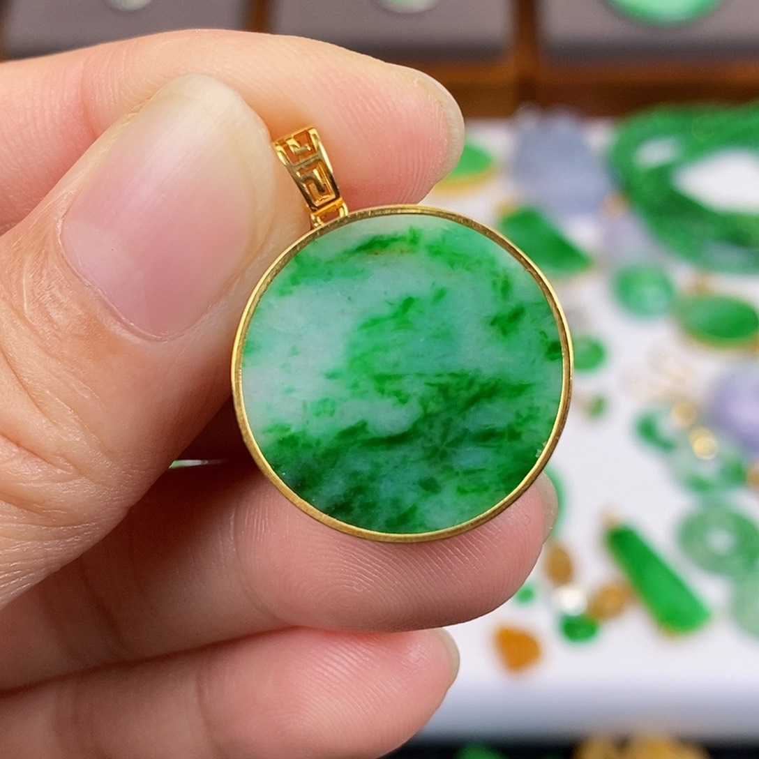 吊坠(不含链)18K金镶嵌翡翠