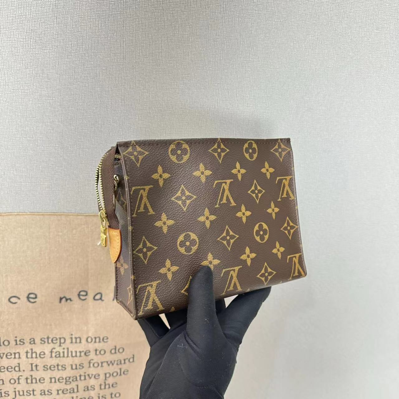95新 LouisVuitton/路易威登 古登中古/lv洗漱包19/斜挎包/腋下包