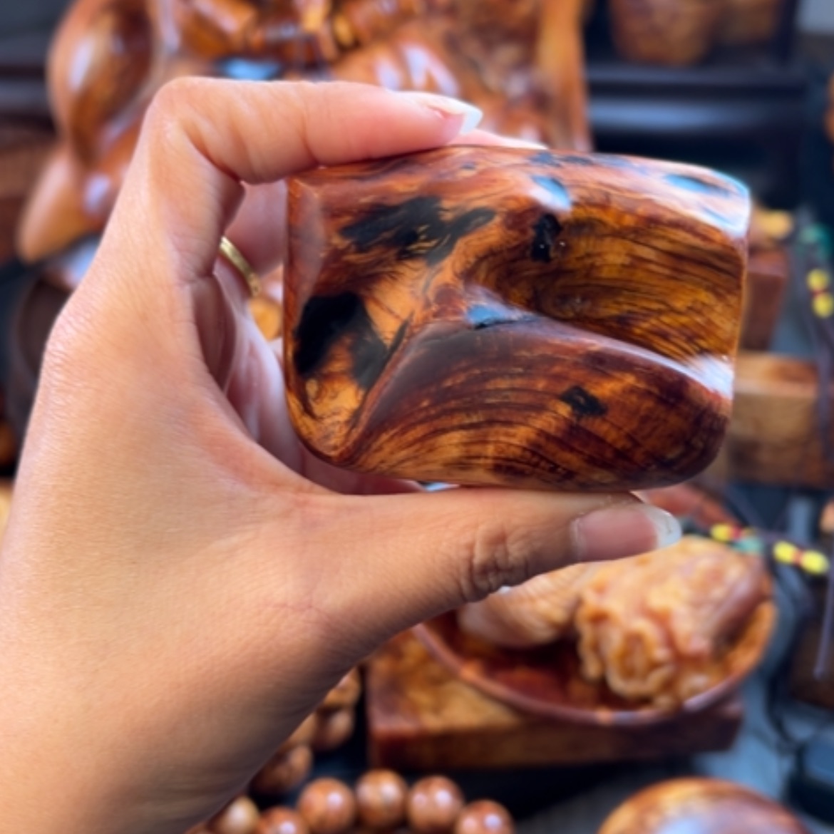 【闪购商品】松木（琥珀木）把件